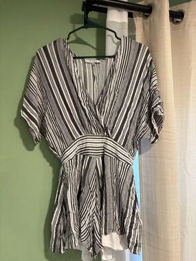 FAVLUX Black and White Vertical Stripe Tunic